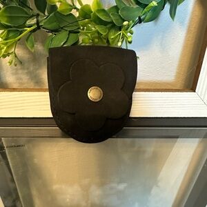 Black Portland Leather Petunias Pouch